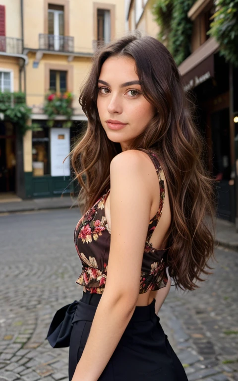1 femme, Long Wavy Hair, dark brown eyes, nature, top, jupe courte, la rue, italie