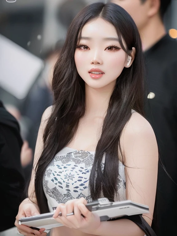 Araffe Asian woman with long black hair holding a tablet, jaeyeon nam, hermosa mujer surcoreana, lee ji - eun, lee ji-eun, muchacha coreana, bae suzy, hermosa joven coreana, jinyoung shin, female korean idol portrait, sun yunjoo, Hwang se - es, hermosa joven coreana, aparcar desde-min