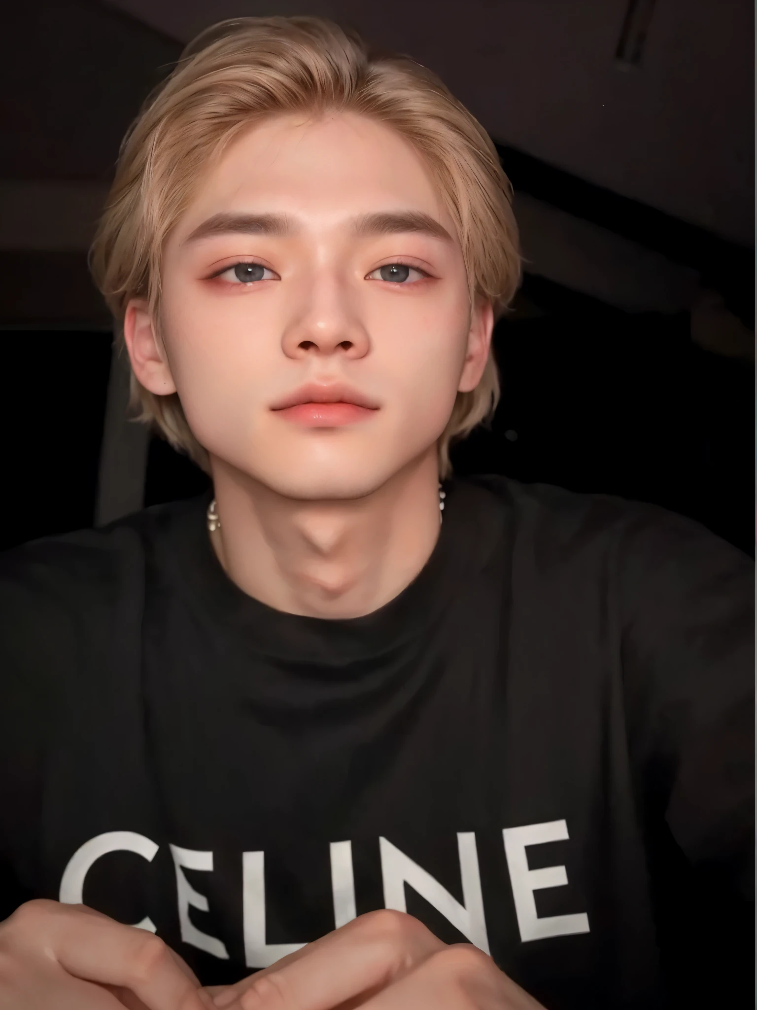 a close-up of a person in a black shirt and a cell phone, pale korean adorable face, 8k selfie photography, Jung Jaehyun, sus ojos son rojos y brillantes, cara perfecta y chico, Jimin\his right eyelid is swollen, hyung tae, Kim Doyoung, cai xukun, retrato de jossi de blackpink, tommy 1 6 years