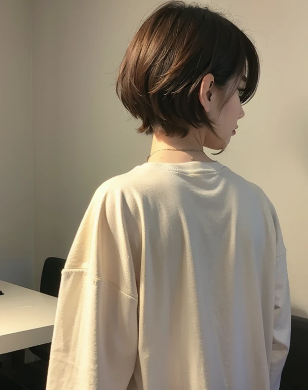 long bob、bob hair、bob cut、(highest quality、8K、32K、masterpiece、nffsw:1.2)、Photo of beautiful Japan woman、Upper body、surface focus、long sleeve shirt、necklace、white simple background、From above、mix 4、(8K、Raw photo、highest quality、masterpiece:1.2)、(realistic、Photoreal:1.37)、1 girl、Shot in natural light、photon mapping、Physically based rendering、girly、excellent image quality、High resolution、1080P、(clean face)、(Detailed facial description)、(detailed description of hands)、(Masseter muscle part)、(Detailed CG)、 extreme light and shadow、hair is dirty、masterpiece、rich details、(exquisite features)、(best image quality)、(masterpiece)、(detailed eye)、delicate clavicle、Versatile poses、(Don't look at the camera)、profile、white wall、Taken in front of the white door、(窓のあるwhite wallの部屋)、Spring clothes