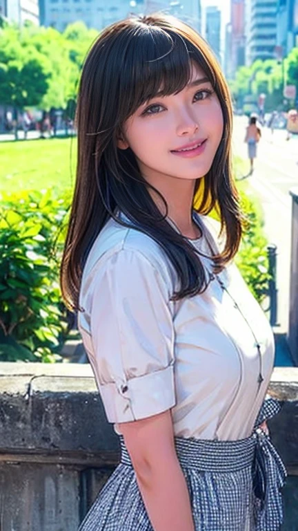 tay trần truồng; áo lụa mỏng tang; Beaming smile; brilliant sunshine; city background;