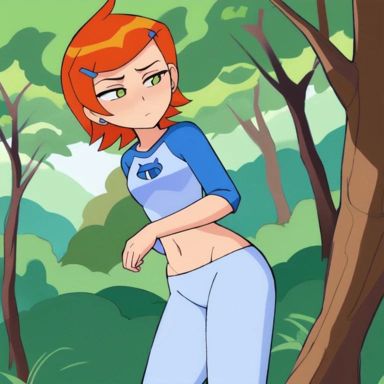 claasicgwen caminhando em uma trilha na floresta, sem roupa