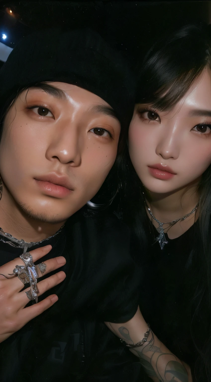 there are two people posing for a photo together, chrome hearts, imagem de perfil, com hera, in style of chrome hearts, kda e Sam isso, com ela longa, & Jeehyung Lee & Opa, piercing Clear eyes, Steven Jung, com verruga, Cl, oc, demna gvasalia, piercing, tem um olhar penetrante