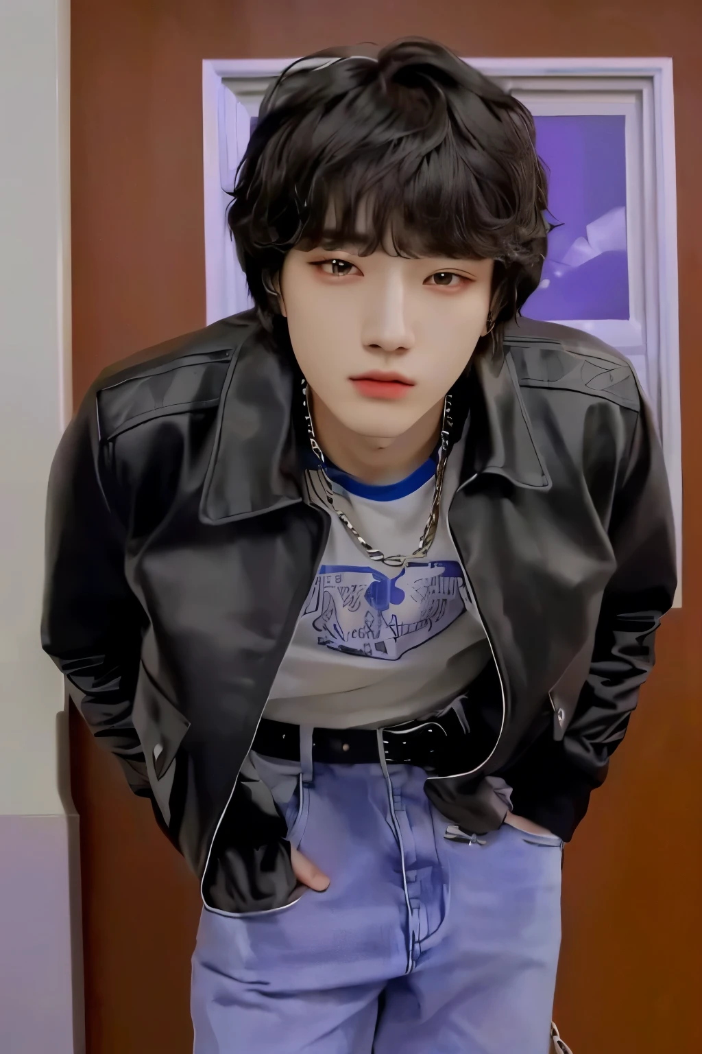 um close de uma pessoa vestindo uma jaqueta preta e jeans, ele tem cabelo castanho curto e encaracolado, Jungkook, inspirado em Kun Can, hyung tae, Jimin, Retrato de Jossi do Blackpink, young pale angel, park Jimin, ela usa jaqueta de couro, Yoongi de cabelo preto, Jung Jaehyun, beautiful young prince, brilhante da chuva, Kim Doyoung, Tae June Kim