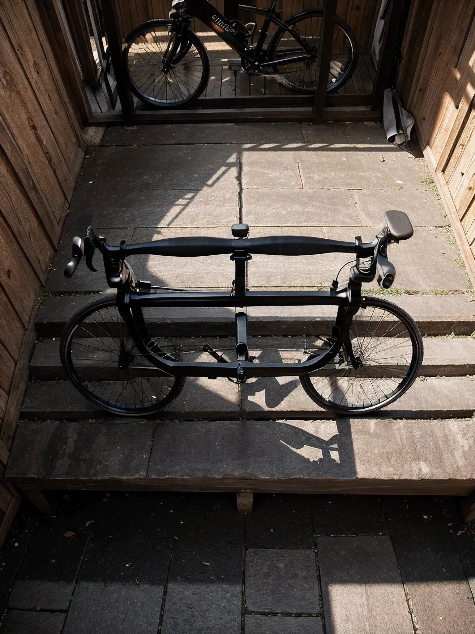 Black s There is a blacksmith who made the first wooden bicycle in the world, this bicycle has two wheels and a handle. This incident happened in the 18th century when a blacksmith made the basic form of a bicycle. This bicycle is not completely ready.