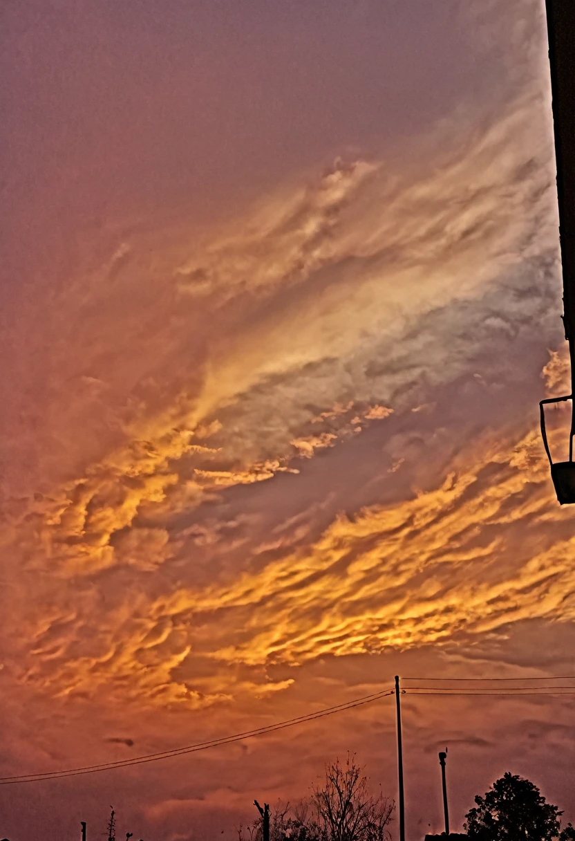 dusk sky，Torn clouds