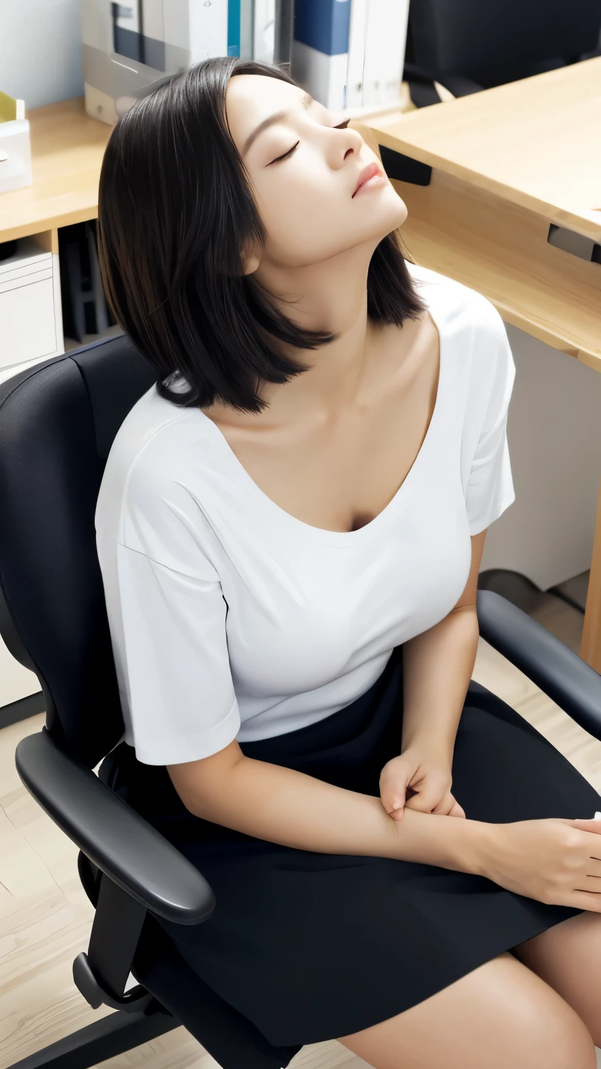 High resolution、Photorealistic、Hyperrealism、(From above)、Slender body、Realistic、Beautiful Japanese Women、Black-haired、Lots of Bangedium Bobs、Detailed face、Detailed lips、Beautiful Eyes、Glowing Skin、one person、Ideal beauty、(Big Breasts、White lightweight V-neck T-shirt、Black pencil skirt、Sit in an office chair、look up、Stand up straight、Close ~ eyes、sleep、Unconscious)