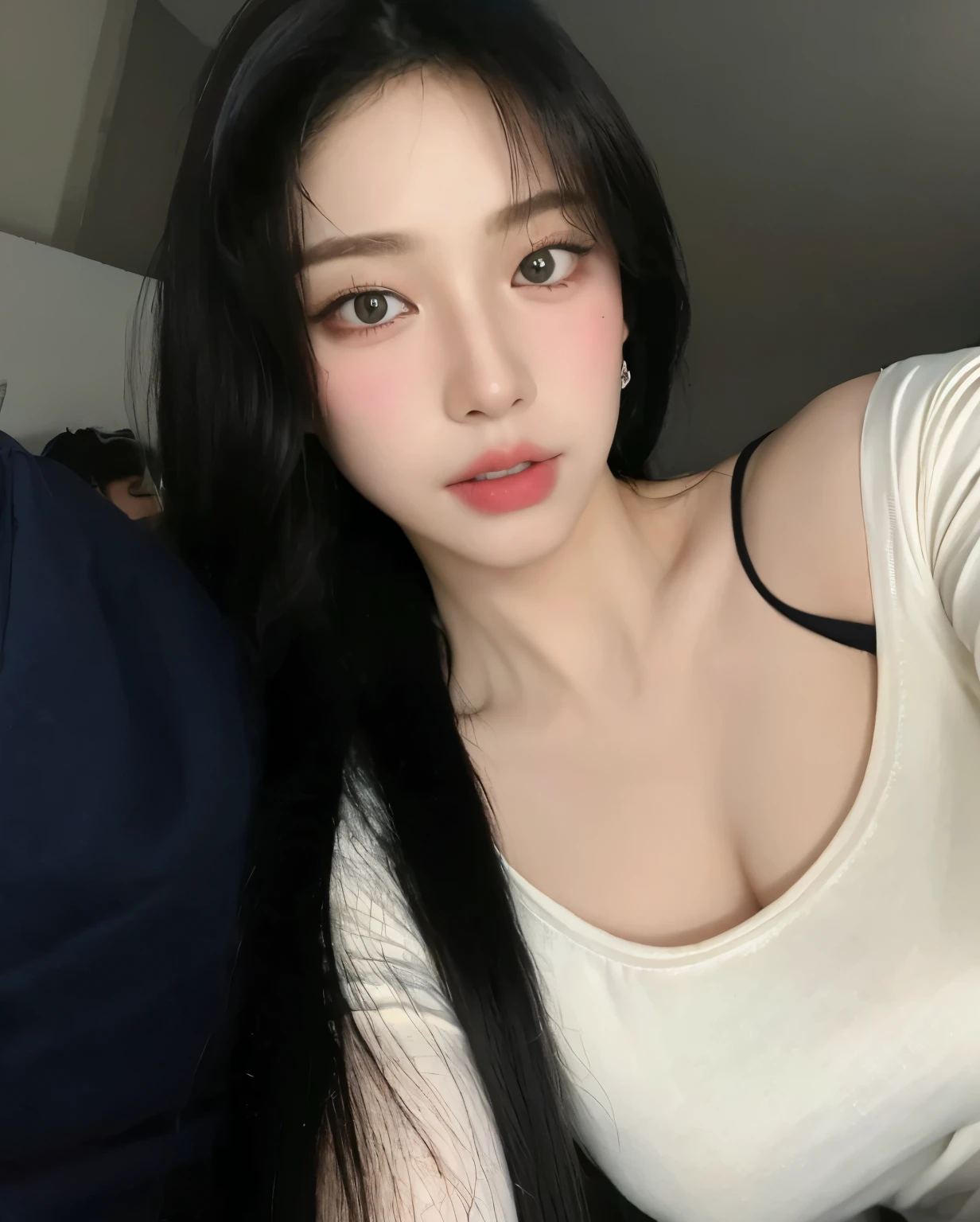 ((highest quality、8k、masterpiece:1.3))、beauty、hidden face、1 girl、beauty:1.3、Highly detailed face、Highly detailed lips、fine grain、double eyelid、Very elaborate costumes、Looking at the camera、Well-groomed eyebrows、Beautiful eyes、Cleavage