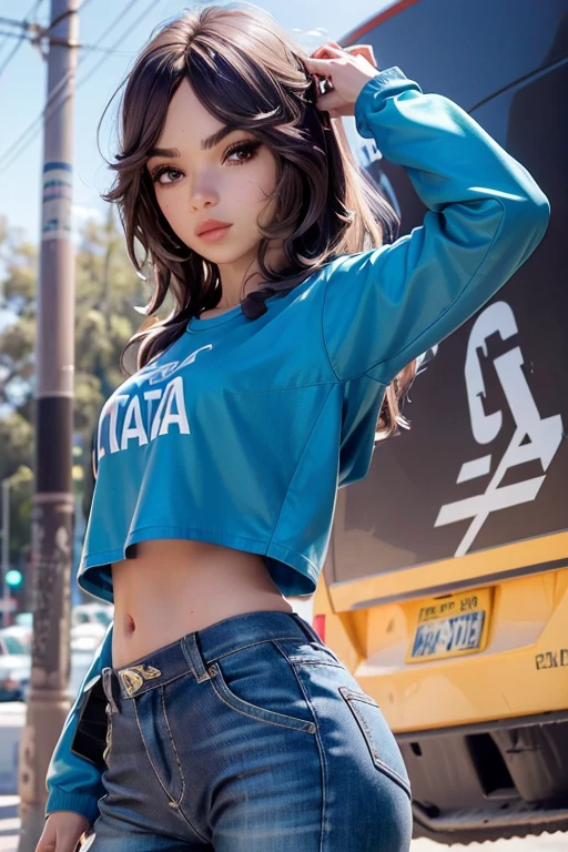 estatura alta, Largo, cabello verde ondulado.  Ojos azul claro brillantes y expresivos..  Slim and athletic silhouette..  Ella llevaba pantalones cargo, una camiseta estampada y una chaqueta impermeable.  Ella llevaba zapatos deportivos., grande ,  grande ass, grande hip