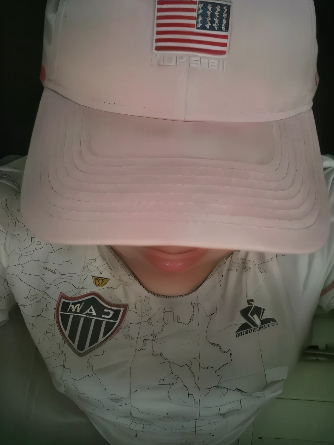 Replace the pink cap with the flag of the United States with a Scuderia Ferrari cap, of formula 1.