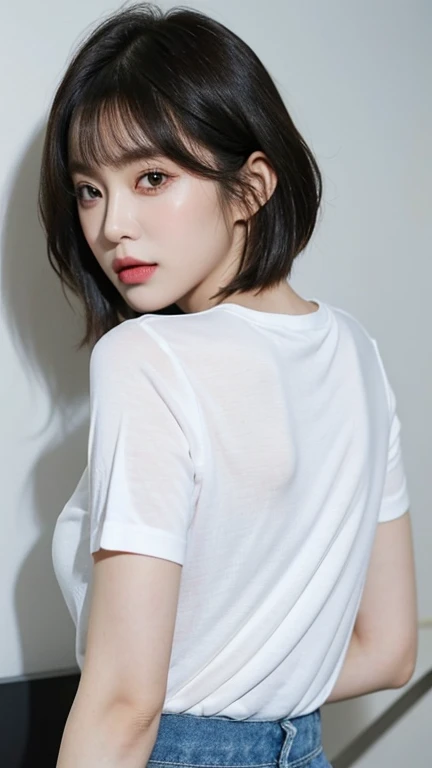 highest quality,((From the back)),woman,Blunt bangs,Black Hair,Short Crop Hair,Shiny Hair,With big eyes、blue,bright、Has a lively expression,健康的でbright肌の色,Small Mouth,Thick lips,whole body,Big Breasts,The thighs are a little thicker,Looking at the camera,Cinema Lighting,Oversized T-shirt,