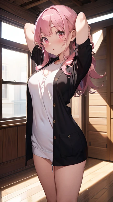 Nino Nakano sonriendo,sexy,traje de abogada, juicio