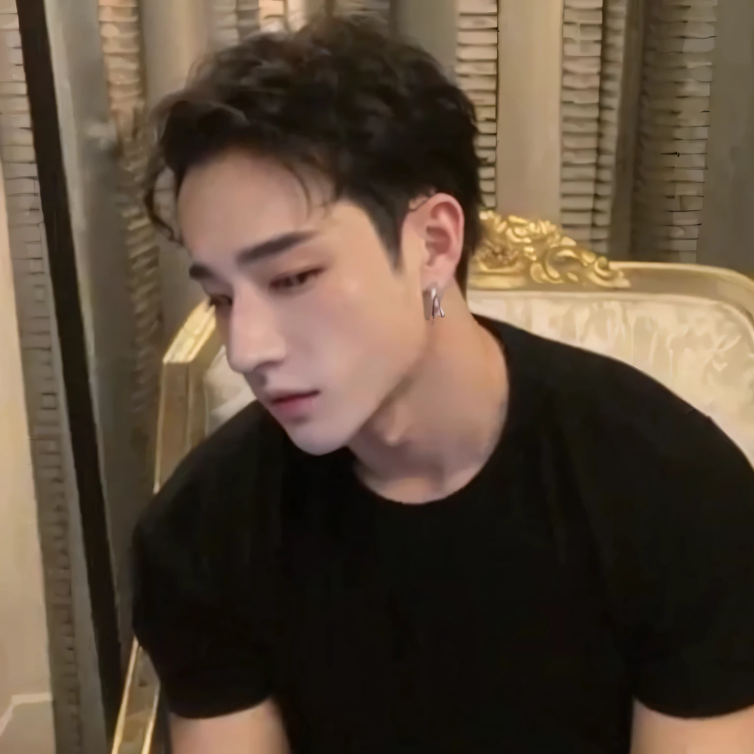 There's a man sitting in a chair with a cell phone, cai xukun, Yanjun Chengt, giga chad llorando, Jimin\'s grecian nose, Jimin\his right eyelid is swollen, jungkook, yoongi de pelo negro, Jimin\los labios carnosos, hyung tae, accurate Jimin face, park Jimin, inspirado en Bian Shoumin bangchan de stray kids bang chan stray kids