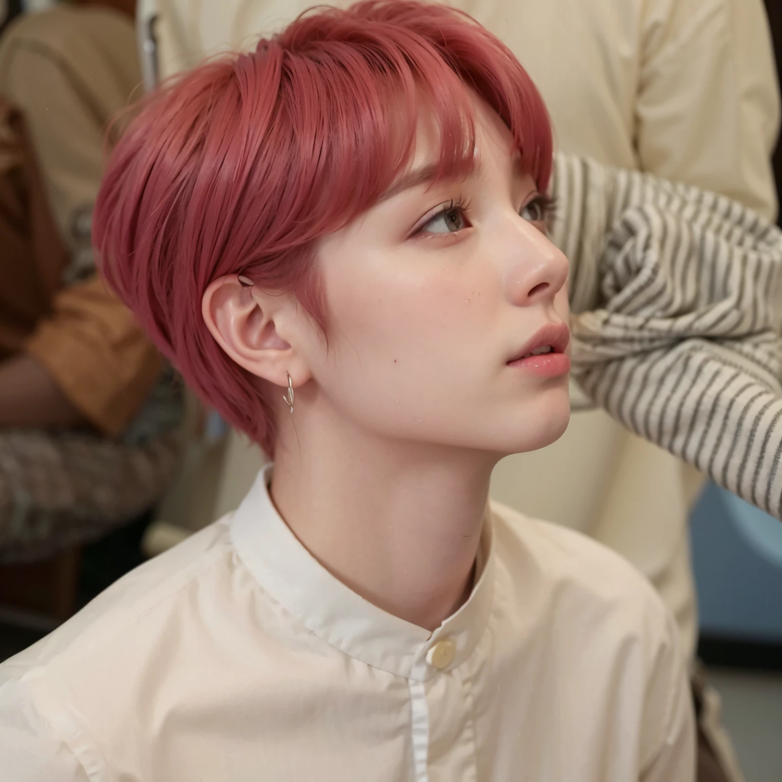 mulher arafa com cabelo colorido sentada em uma mesa, Jung Jaehyun, adorable and pale korean face, Ulzzang inteligente, Kim Doyoung, com cabelo curto, jossi do blackpink, Hong junho hyung, Tae June Kim, Ulzzang, o corte Hime, Jaeyeon Nam, xqc, Parque Jimin, cabelo curto platinado moleca