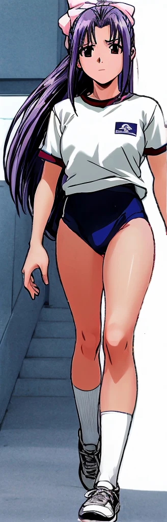 Momoko Koigakubo, a tall girl with beautiful legs, is running in a white gym uniform and a pair of light-colored navy blue bloomers that look like panties.。