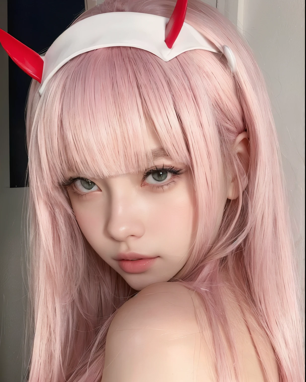 there is a woman con cabello rosado and horns on her head, chica anime en la vida real, Cabello rosado y ojos cian., hyper anime realista, inspirado en anime, bella delfina, chica anime cosplay, chica anime con orejas de gato, con cabello rosado, anime realista, anime waifu, anime cosplay, estilo animado, estilo anime, photoanime realista, vibraciones de anime