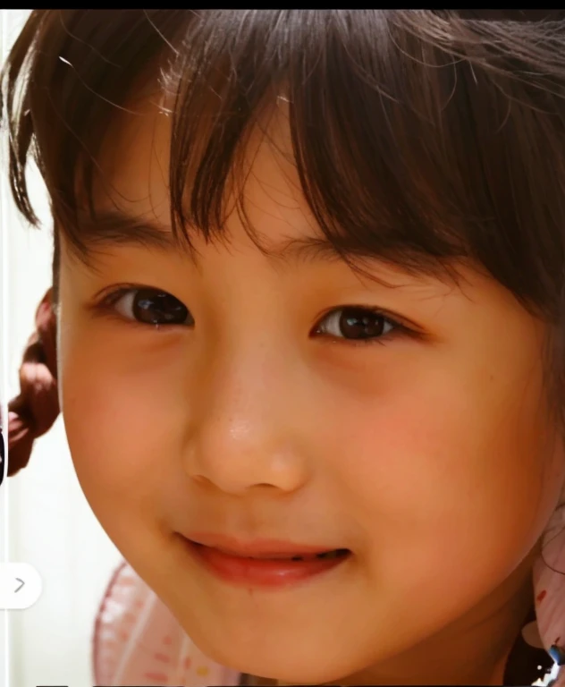 Japanese women、Seven years old: Expressing a smiling expression、Make sure the pupils and whites of the eyes are clear。more、more、more、Emphasise double eyelids。Generate color photos。