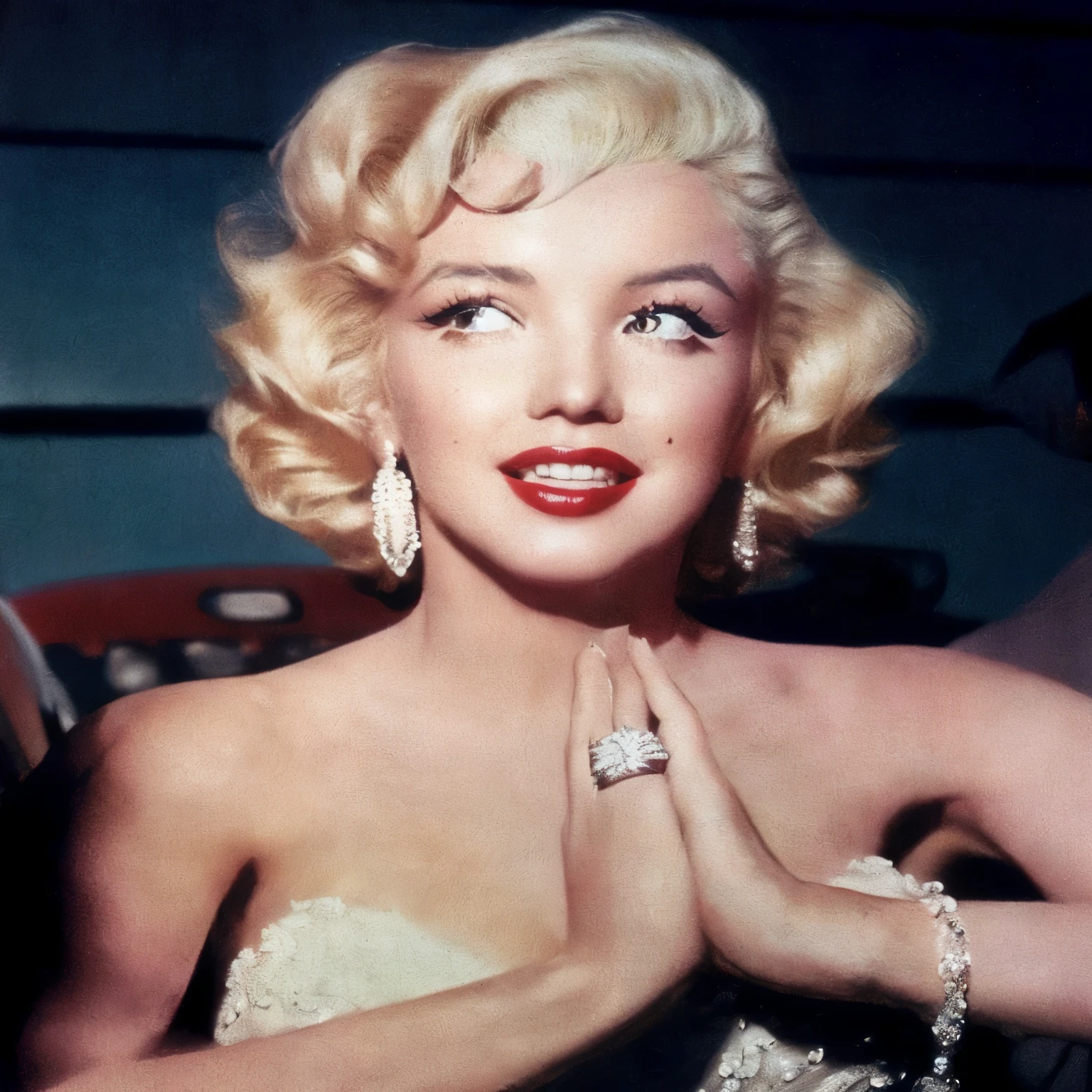 foto arafed de una mujer con un anillo en el dedo, marilyn monroe, retrato de marilyn monroe, retrato de marilyn monroe, cara como marilyn monroe, inspirado en marilyn bendell, viejo hollywood, por Stan Galli, pose glamorosa, iglesia de marilyn h, por Dennis Ashbaugh, 1954, 1 9 5 4, mujer hermosa, 1955