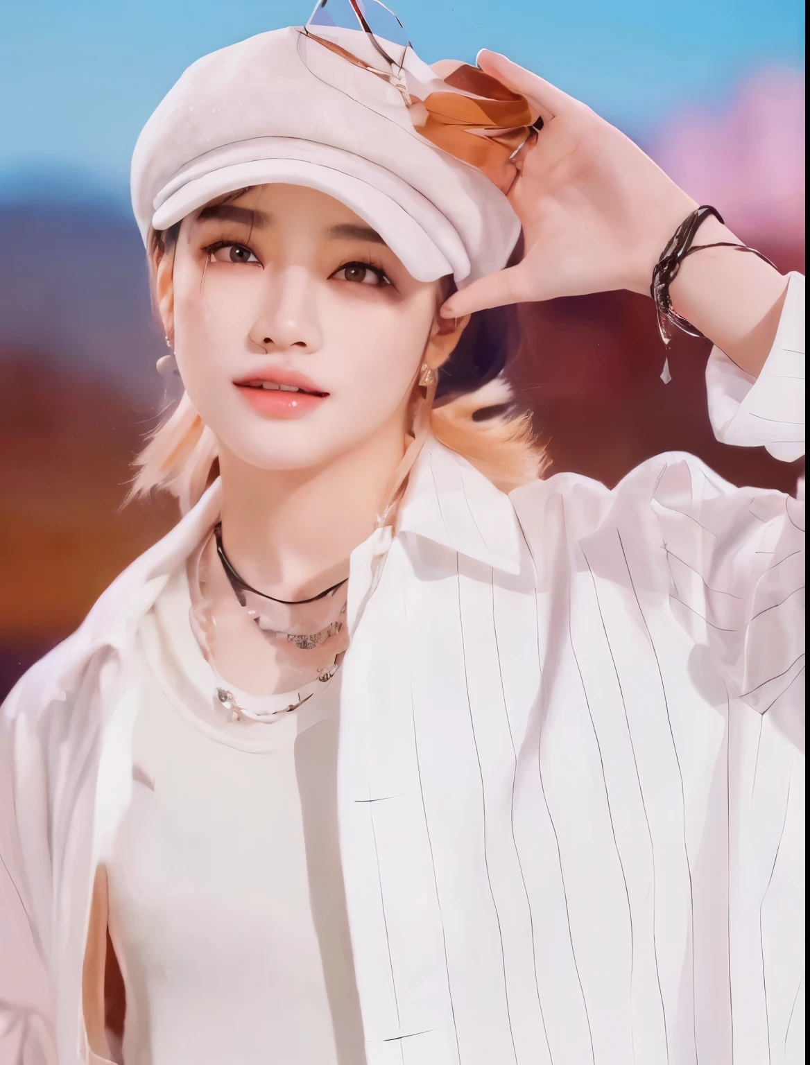 Belleza angelical, mujer con gorro, cabello rubio ondulado, ojos preciosos, mujer surcoreana, hwang hyunjin stray kids, stray kids HYUNJIN, angelical mujer