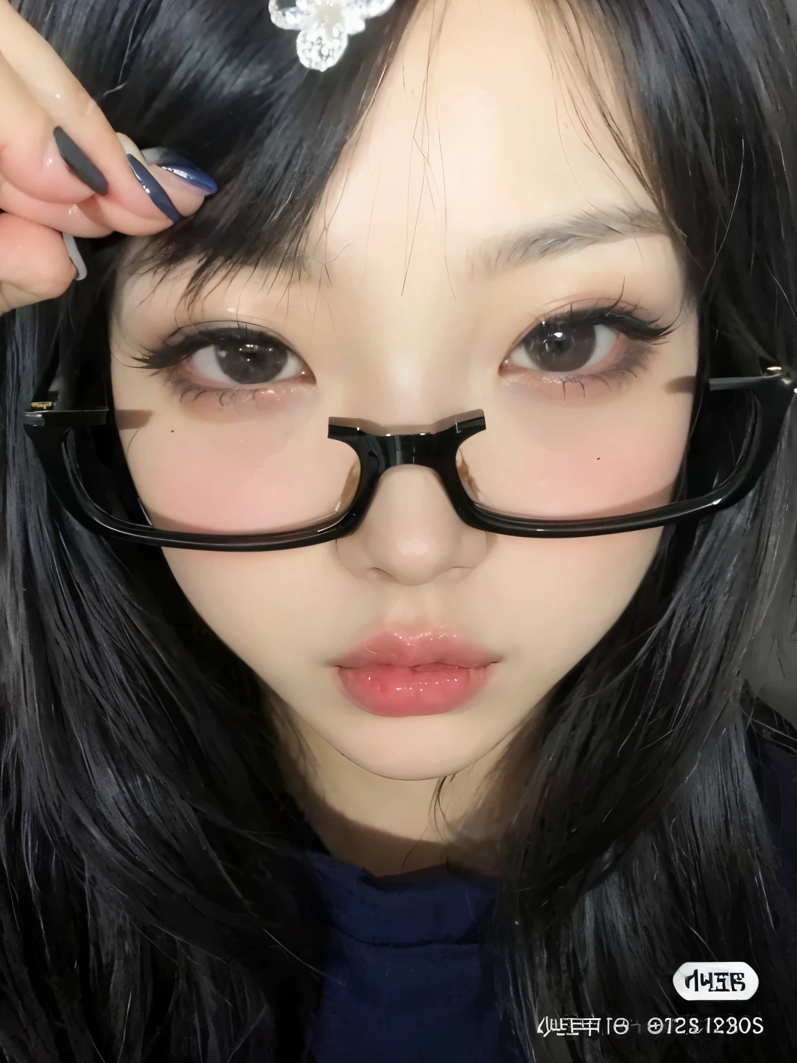 there is a woman con gafas and a bow on her head, bella delfina, cruel korean gothic girl, con lentes negros, con gafas cuadradas, enormes ojos de anime, con gafas, gafas gruesas, grandes ojos de anime, clear and symmetrical eyes, pelo negro y ojos grandes, cara de ahegao, Yoshitomo Nara, rasgos faciales japoneses