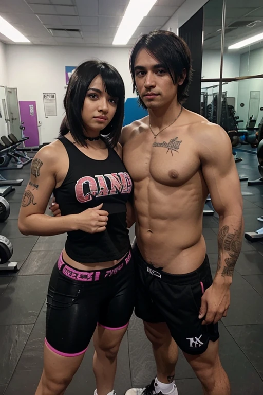 Pareja emo Interracial chica emo mexicana y chico emo polaco delgado muy alto cabello emo corto en el gym planet fitness