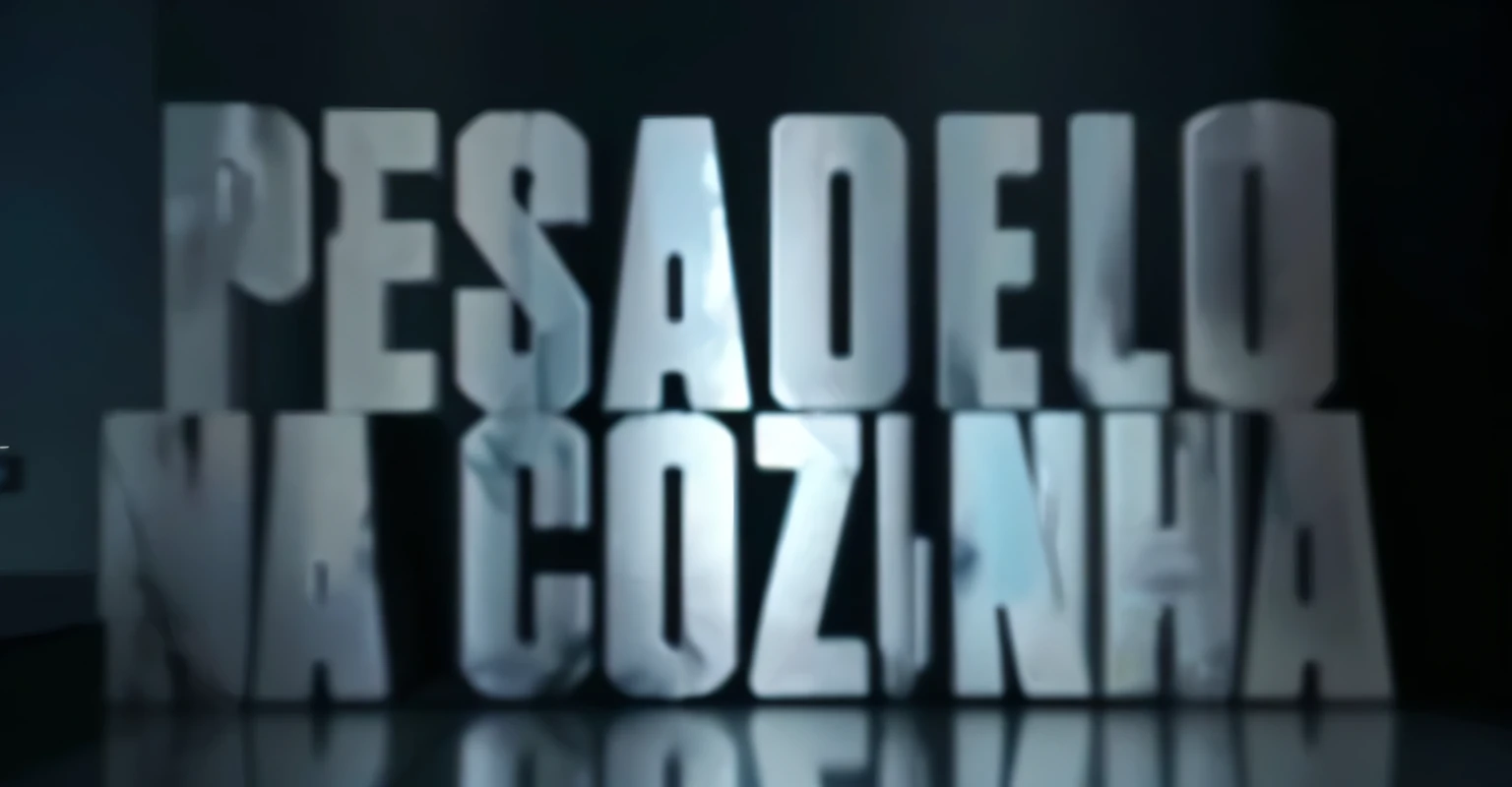 quero que em vez de estar escrito pesadelo na cozinha escreva pesadilla en la cocina e em baico escreva em pequeno realizado por Trabuco, Leonardo, Simao y ZE , quero que a imagem fique em 16:9 com melhor qualidade