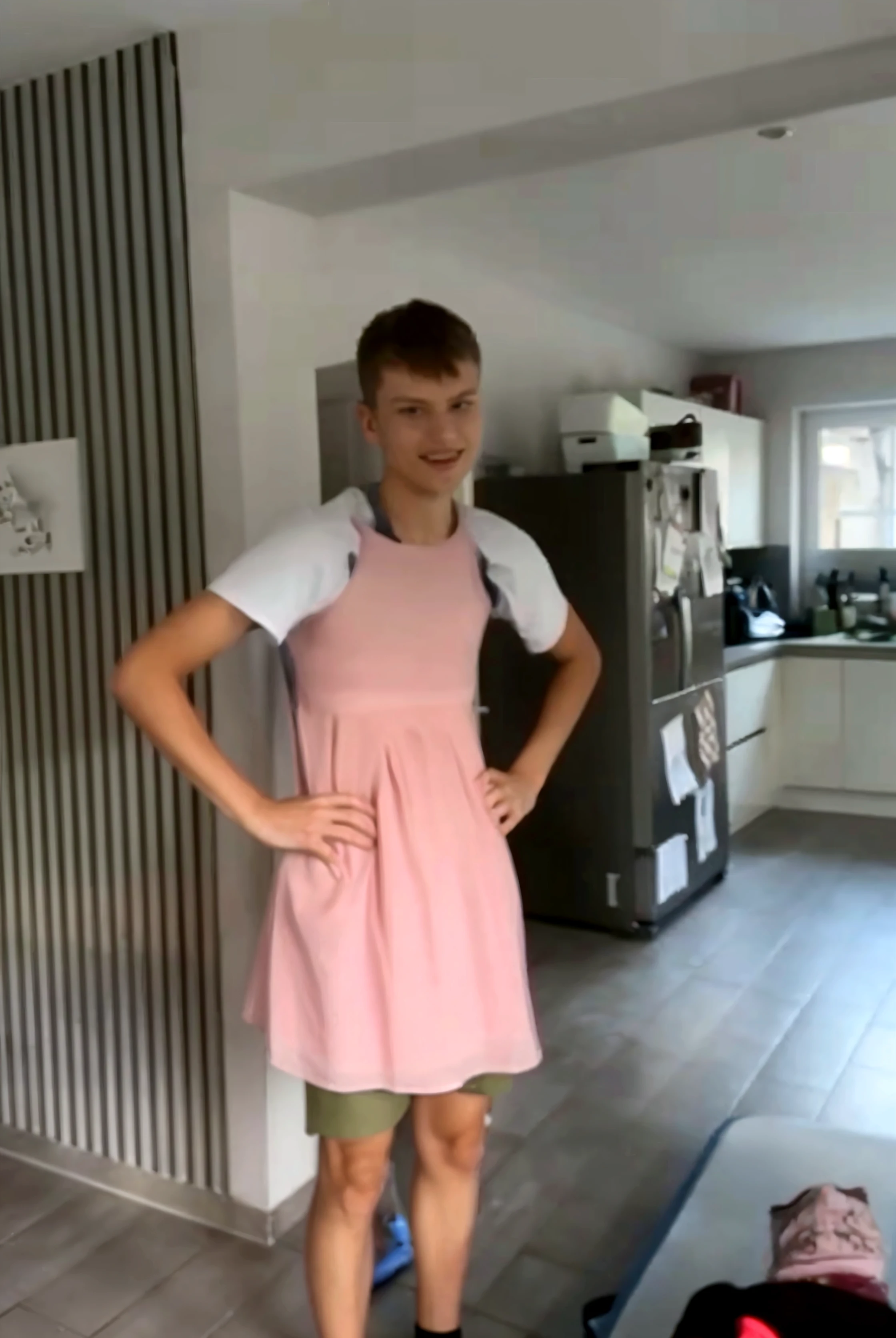 Petite poitrine plate nue, petits ???????? roses