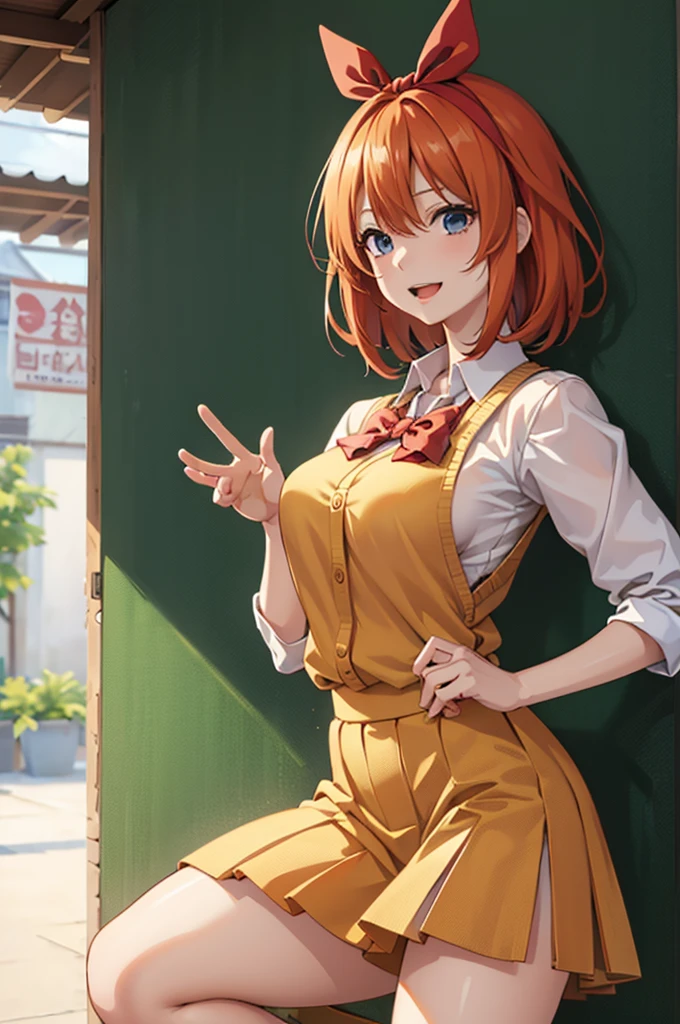 Yotsuba Nakano, nakano yotsuba, orange hair, hair bow, green bowtie, yellow sweater, seios grandes, photo corpo todo, coxas, sorriso leve, Melhor Anime 4K Konachan Wallpaper, Estilo anime 4K, Arte Oficial, arte anime de alta qualidade, 4k anime wallpapers ((obra-prima)), sala, cidade, horizonte bonito, por do sol, vendo nos cabelos