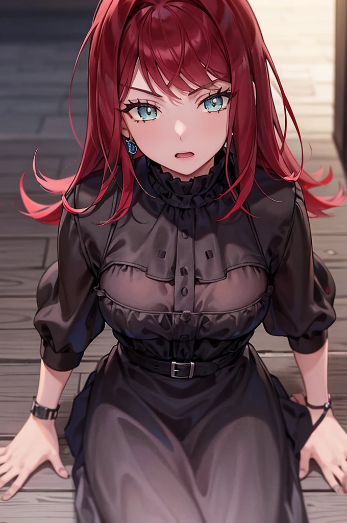 Chica alta vestida de Body negro con cadenas brillosas vistosas. Collarcadenas de 3 vueltas con candado de dige. vestido de negro. Rojo colorada roja ella tiene el pelo rojo y tiene de ojos verdes se prepara para su amo ella la esclava de su amado ama ponerse cadenas al cuerpo es boluptuosa, de cara parecida a Kylie Minogue ojos azules y cabello semi negrorojo