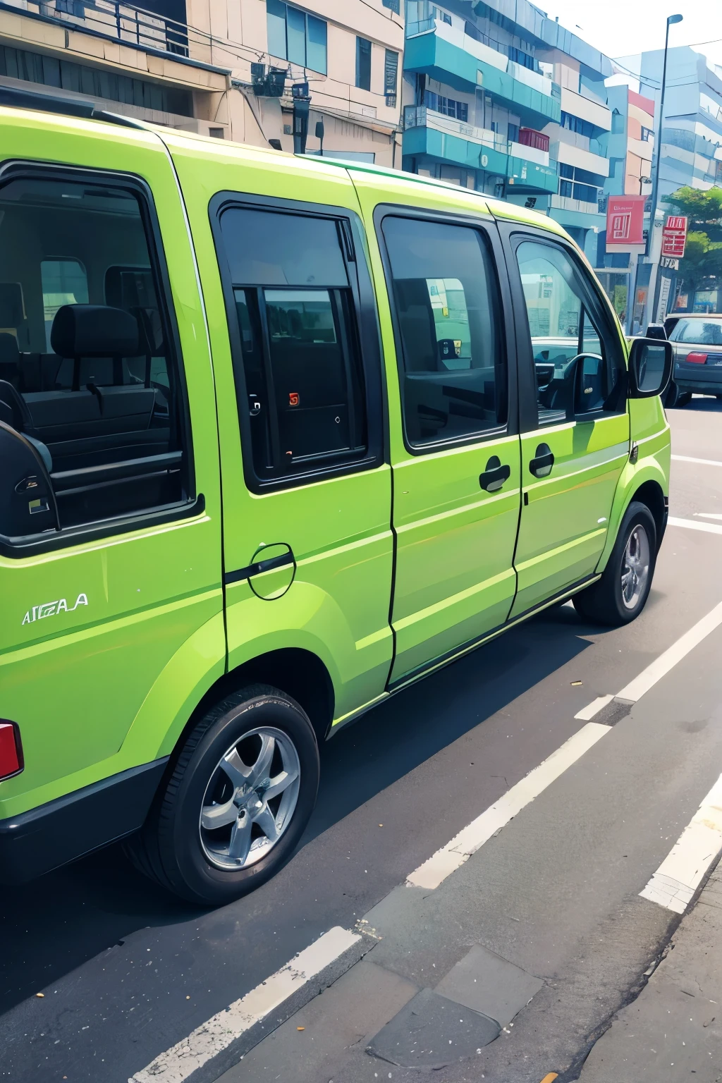 mobil hijau yang berada di pinggir jalan