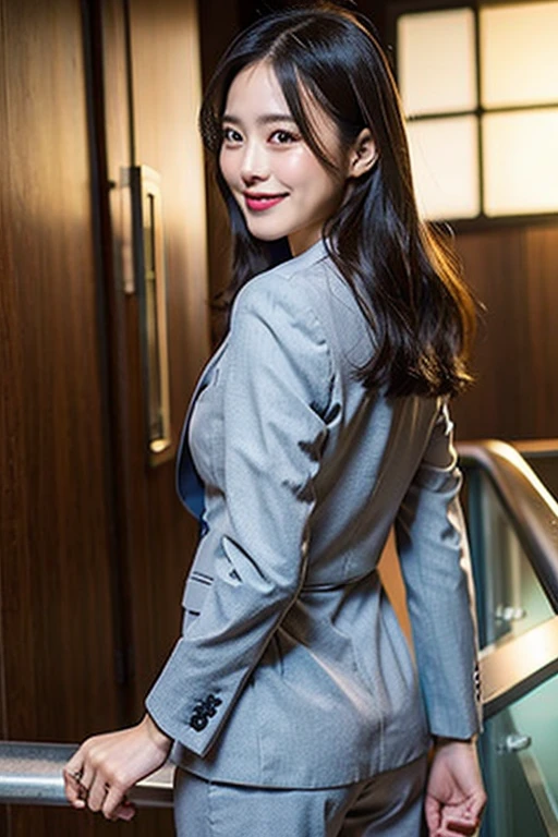 highest quality、超A high resolution、(Photorealistic:1.4)、1 girl、Grey pantsuit、Office stairs、looked back、smile、Accentuate your butt