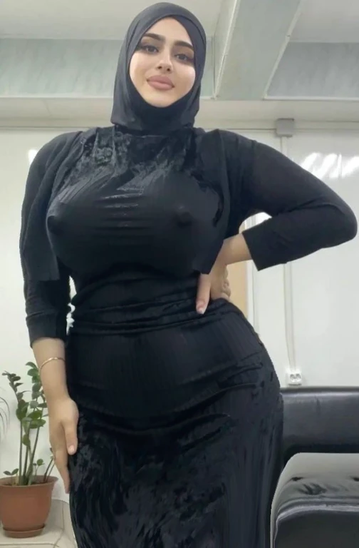 Naked, Plump body, Curvy, Big breasts, Wide Hips, Hairy Pussy