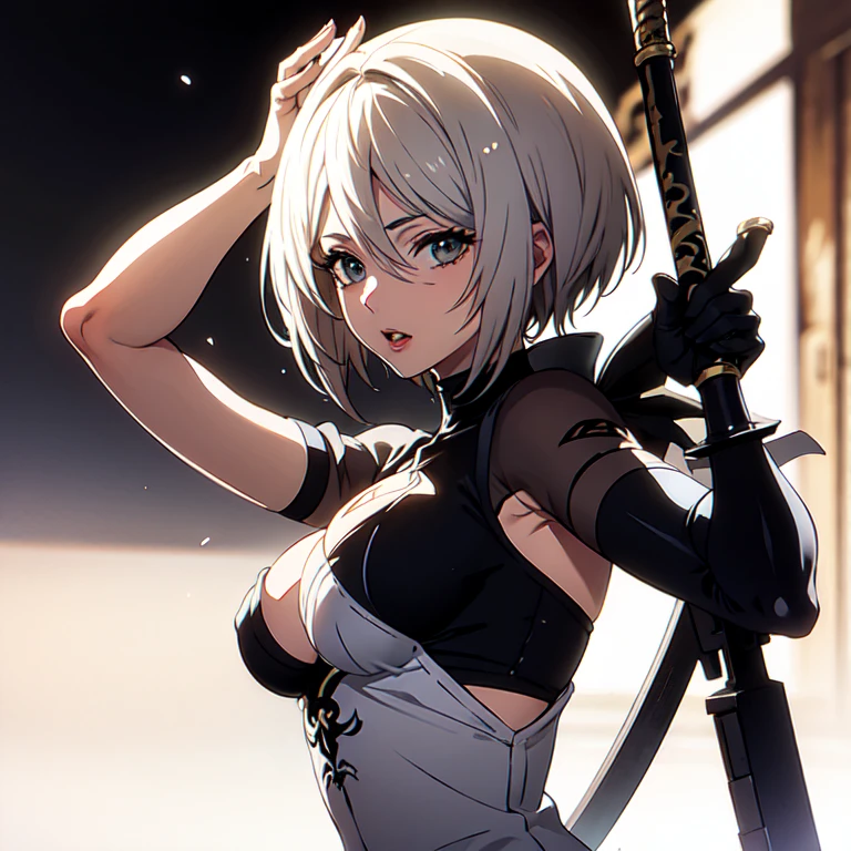 2B, 1 chica, solo, pelo corto, muslos, pechos medianos, cuerpo completo, arma, pelo blanco, diadema, espada, sosteniendo un arma, desnuda, espada en mano,  katana, diadema negra, lunar debajo de la boca, mostrando el culo al espectador, obra maestra
