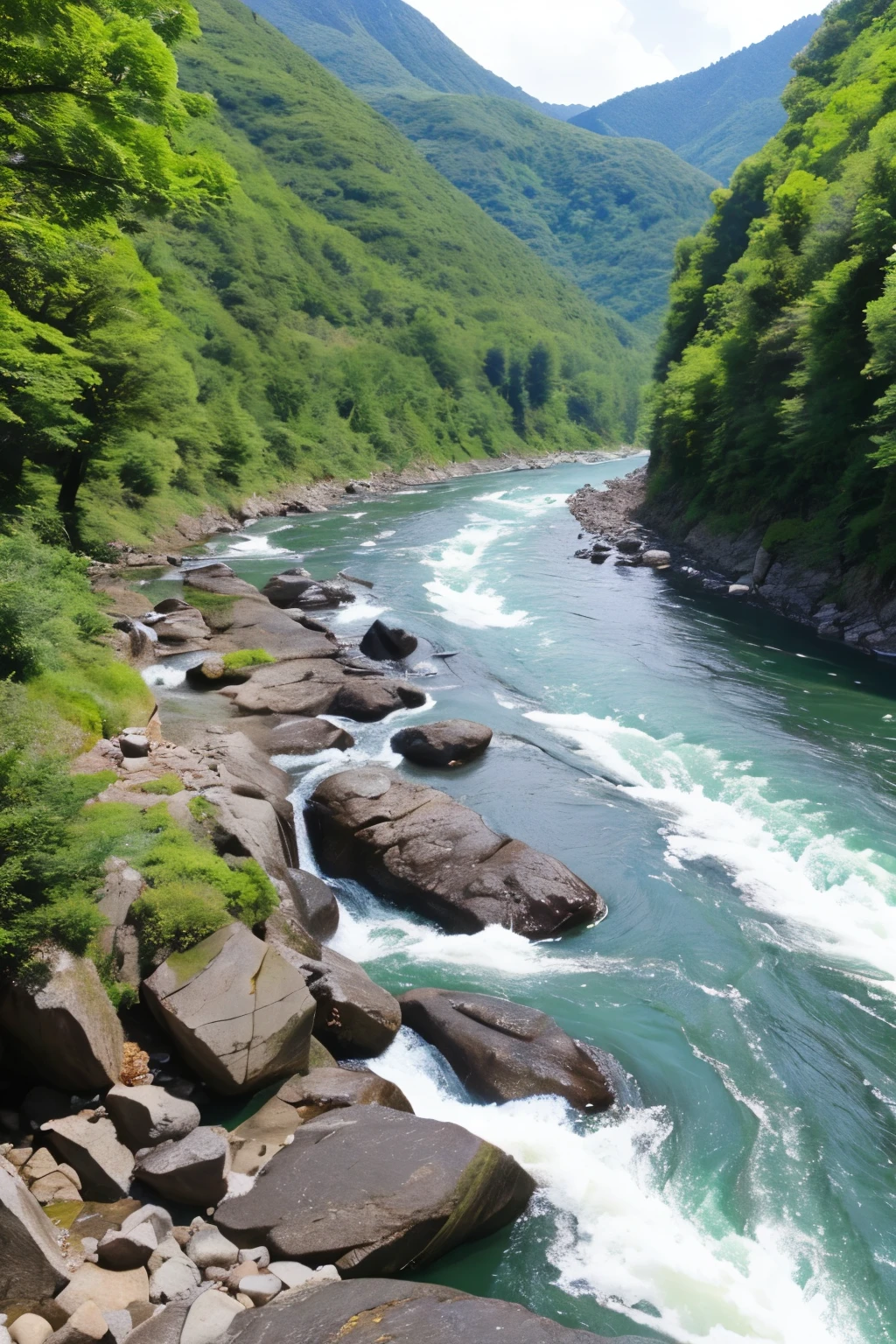 Hozugawa River Cruise」teeth、This is a tourist activity where you can enjoy the beautiful scenery dotted with rapids and huge rocks.。秋teeth紅葉、、Close-up、Splash。