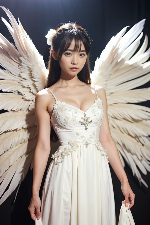 A beautiful girl in a white dress with wings、Puru によるMarble sculpture、Deviantart Contest Winner、Gothic アート、Made of feathers、Gothic、Marble sculpture