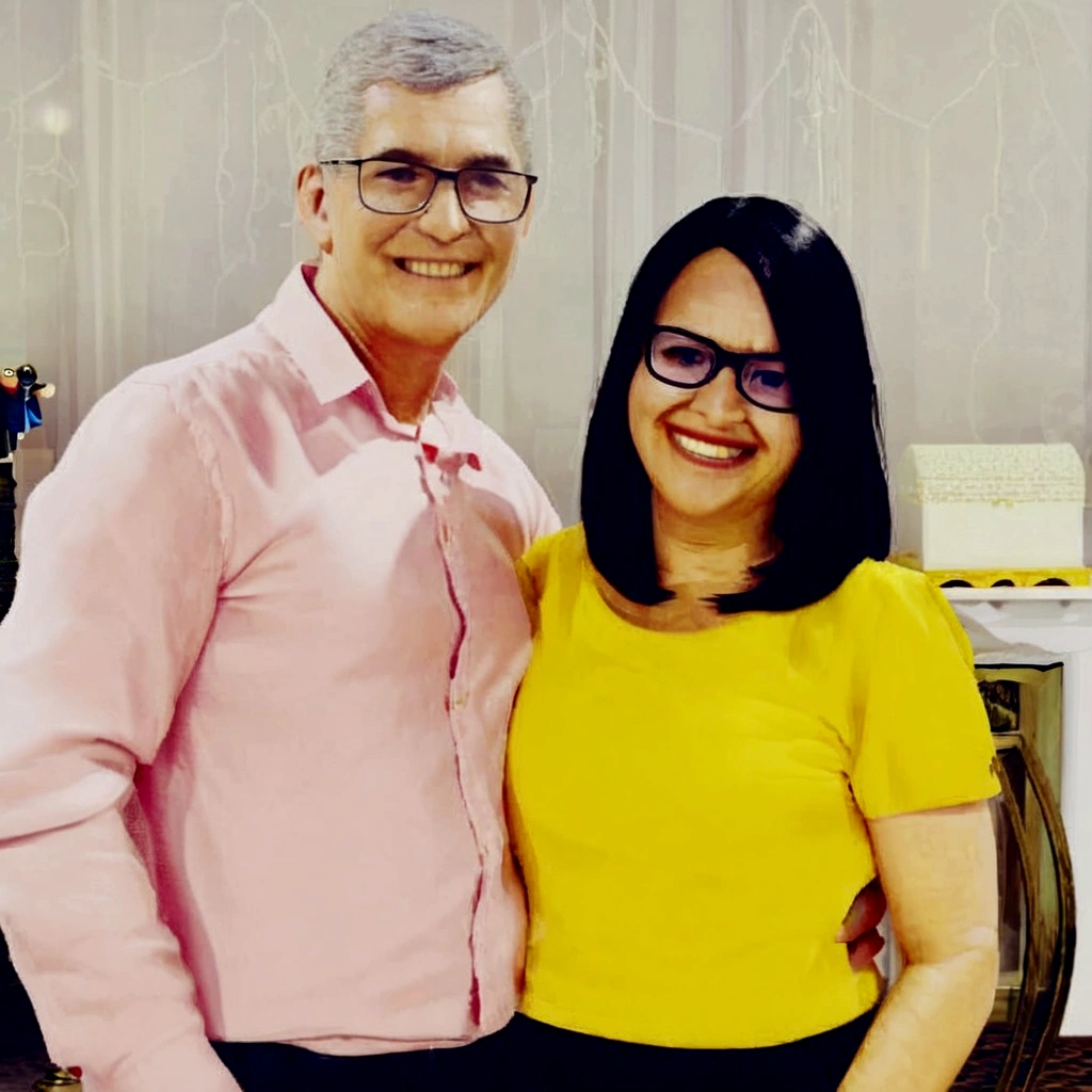 Cartoon character of a man in black glasses and a pink t-shirt and a woman in black glasses and a yellow shirt, animation character, Caractere estilizado, animation style rendering, 3D estilizado, Arnold Maya rendering, Stylized 3D rendering, toon render screenshot, Personagem 3D, Personagem 3D, Stylized 3D rendering, 3D character rendering, personagem de desenho animado, Personagem de close up, Pose de personagem,  (Estilo Pixar) (parte mestre:1.2) (Bokeh) (melhor qualidade) (pele detalhada) (textura detalhada) (8K) (argila) (cinematic lighting) (sharp focus