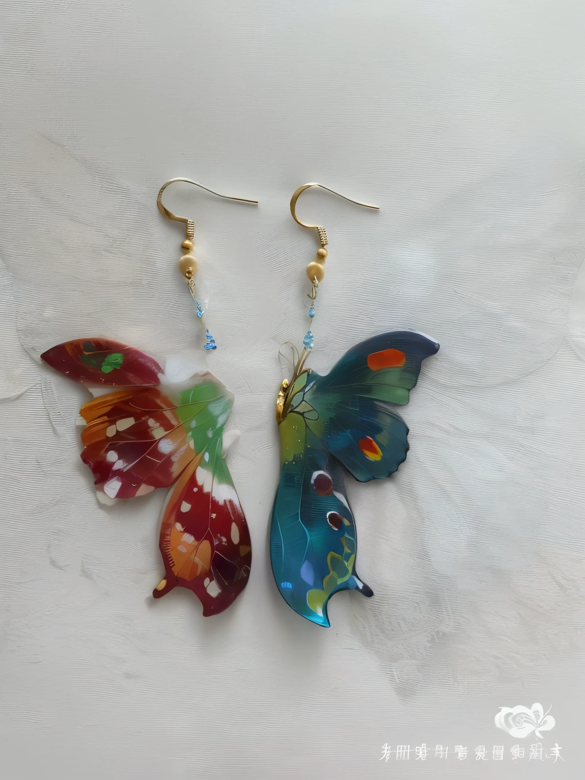 earringss, Butterfly wings, sea butterflies, Hand Painted, Exquisite and handsome wings, 在白色上涂上蓝色 绿色earrings,Very detailed, Open your wings, earrings, Big Wings,