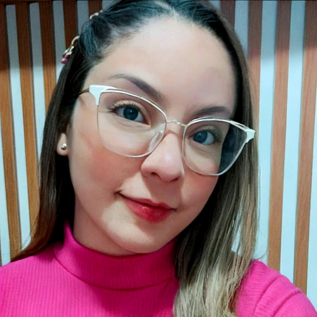 there is a woman wearing glasses and a pink turtleneck sweater, powder Nándor Katona, fernanda suarez, Alanis Guillen, pink glasses, embaralhamento dos namorados, Lorena Avarez, malika favre, girl with glasses, Julia Fontes, imagem de perfil, foto realista, imagem de avatar, Marischa Becker, with glasses