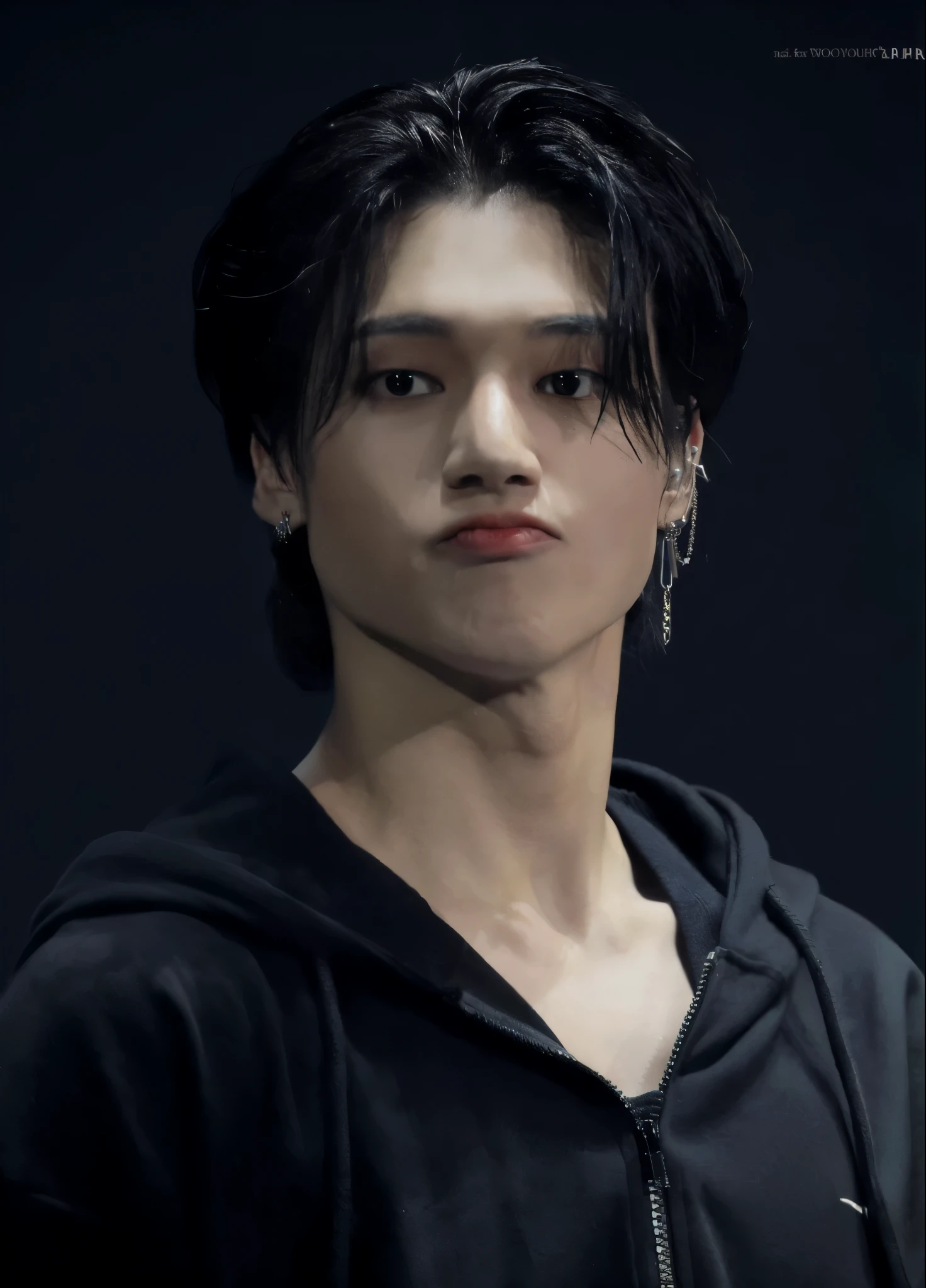 Jung Wooyoung do grupo ateez, with a lip piercing, olhinhos fofos e meio loirado