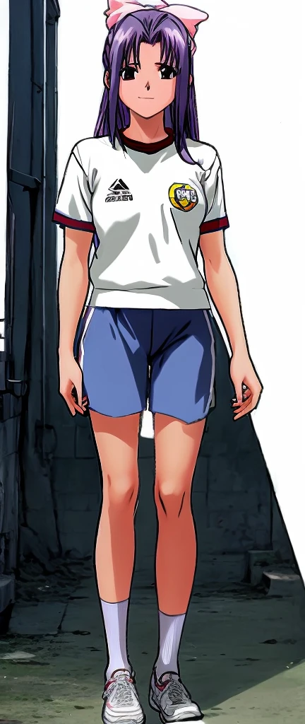 Momoko Koigakubo, a tall woman with beautiful legs, is standing with a smile on her face in a white gym suit and knee-length gym shorts.。