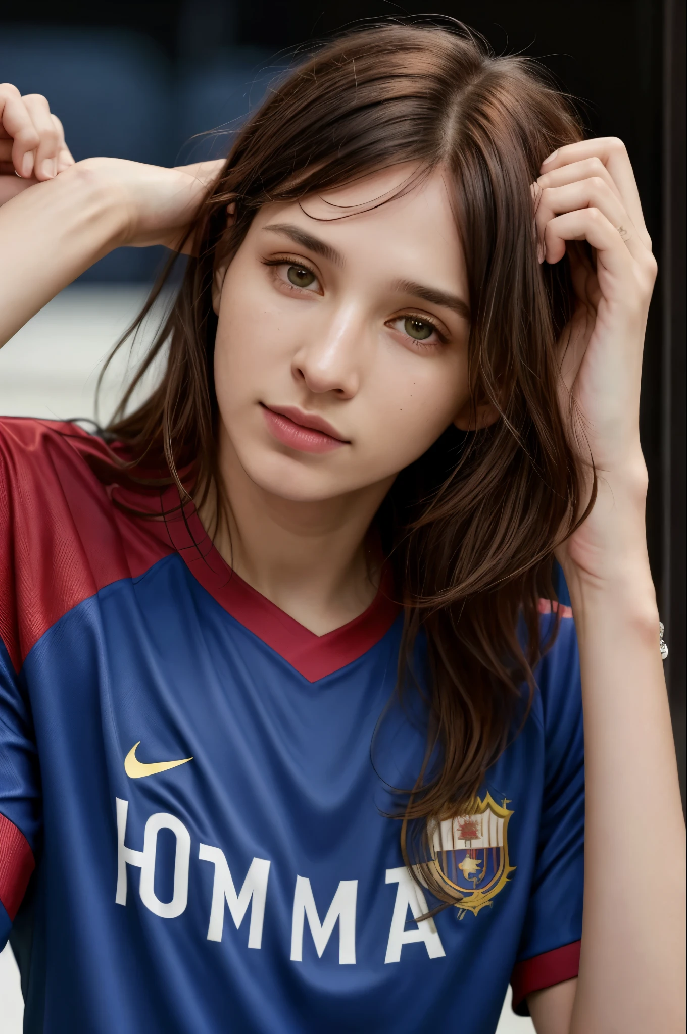 Uma modelo loira com um homem chamado Lionel Messi