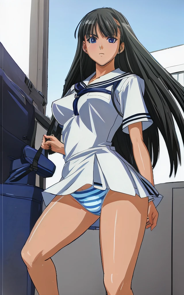 Mizushima Asa, a busty woman with beautiful legs, is wearing a miniskirt uniform and her light blue and blue striped panties are visible as she confronts a middle-aged office worker on a bus.。