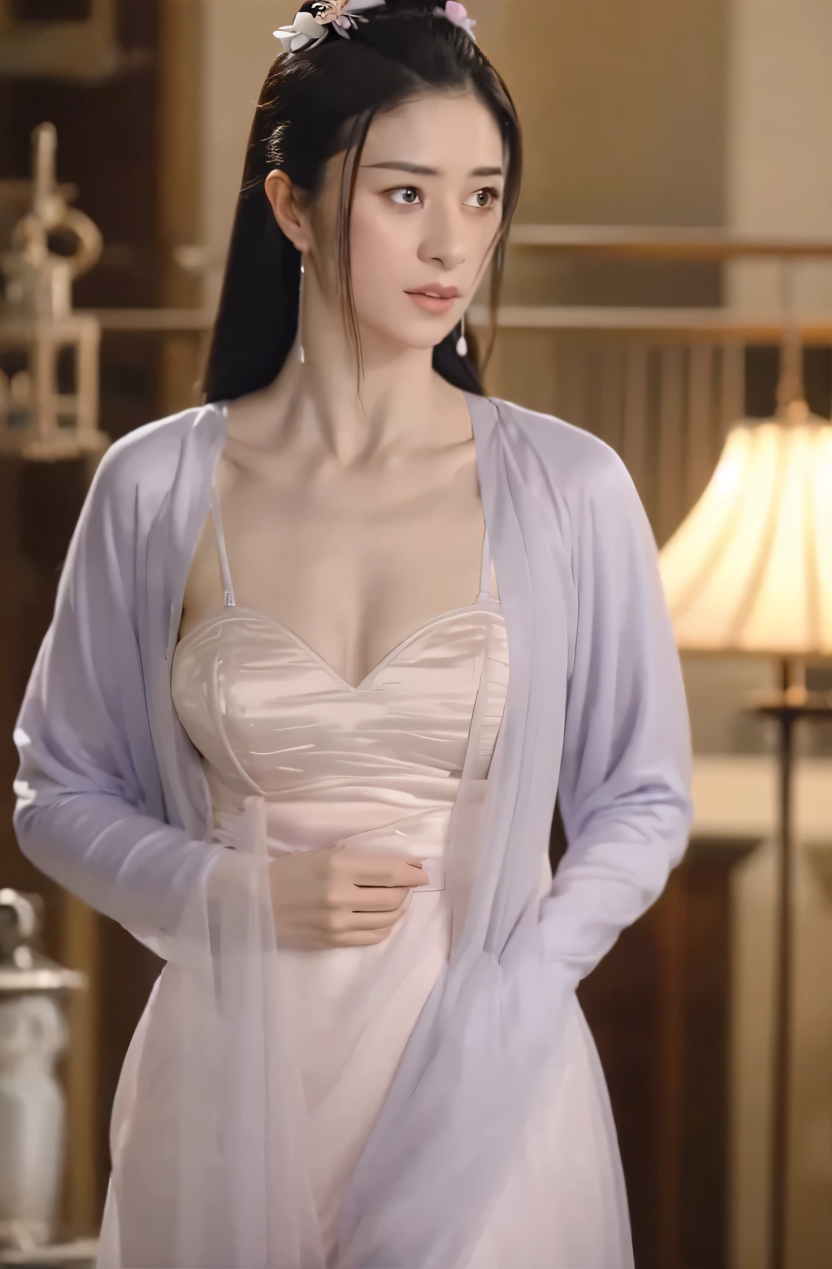 A beautiful woman,alone,Full breasts,Wearing a lavender silk dress