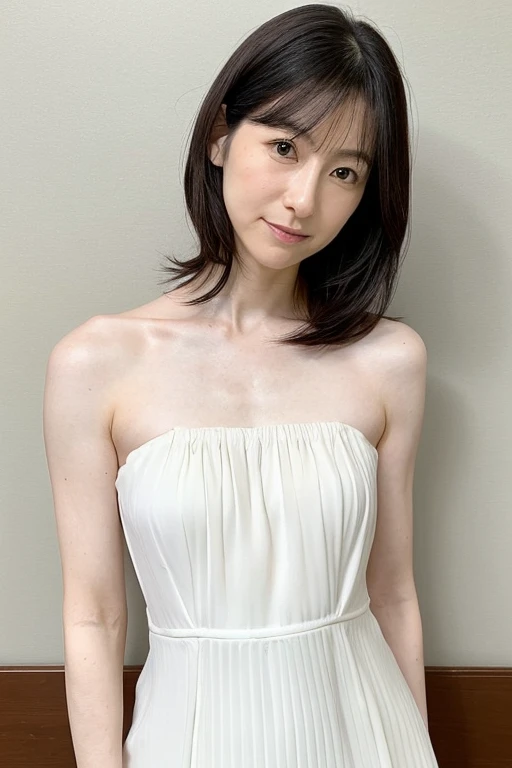 I am a 41-year-old married woman.。Her name is Kaoruko Igusa。Despite her plain appearance, she is pale-skinned.。Small in stature and slim、Her skin is so beautiful it&#39;s hard to believe she&#39;s in her 40s.。Maybe it has to do with the fact that I&#39;m originally from the Tohoku region and grew up in a hot spring town.。


She is about to be photographed wearing her regular clothes.