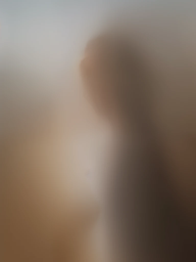(Regarder ailleurs:1.4), (tir du haut du corps:1.2), Realistic digital painting'un portrait de femme, timide, mignon, ouvrir la bouche pour dire quelque chose, triste, yeux bleus, (Wavy shoulder-length hair:1.1), frange, (cheveux blond:1.3), (highly detailed skin:1.2), Style mystique, Illumination globale, pull-over
