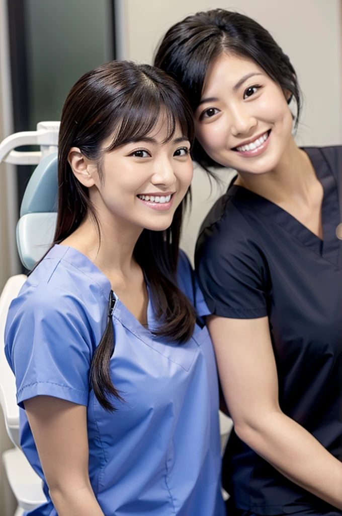 Dental hygienist woman２People only, smiling, wearing medical scrubs, short sleeves, cute, Japanese, black hair, 20s　Upper body close-up