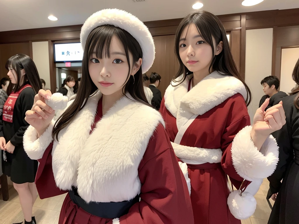 snow。furのコートを着た美しい日本の女性たちの写真。Traditional Japanese New Year Celebrations。着物の上にfurのコートを羽織った。Fisheye Lens、fur。Multiple women。