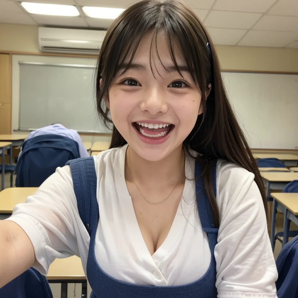 Laughing Japanese high school girl、High 、School classroom、Laughing with your mouth open、Smiling at the camera