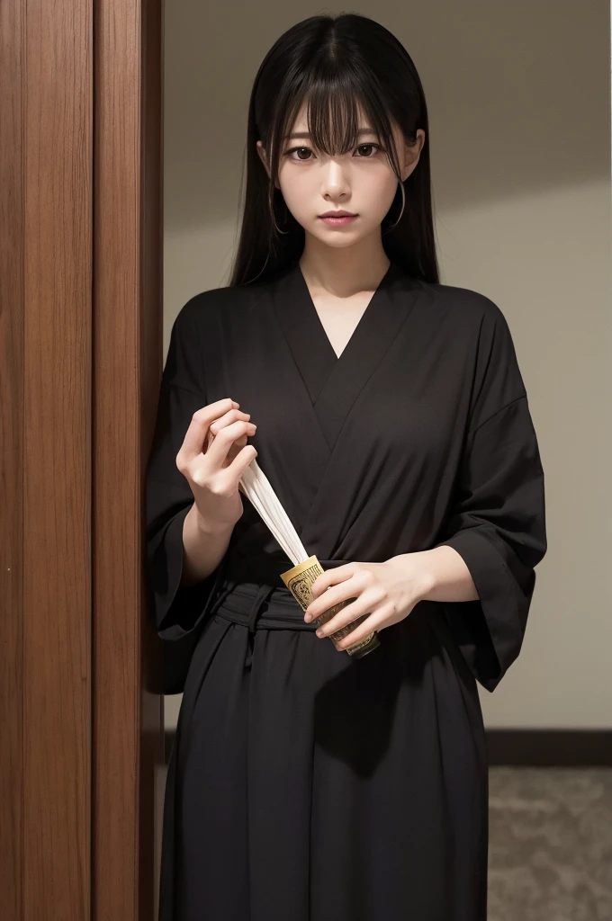Horror画像
白黒画像
こっちを向いて左手をあげている女
口を開けて笑っている
黒髪真ん中分けで髪が長い
首が異常に長い　Horror