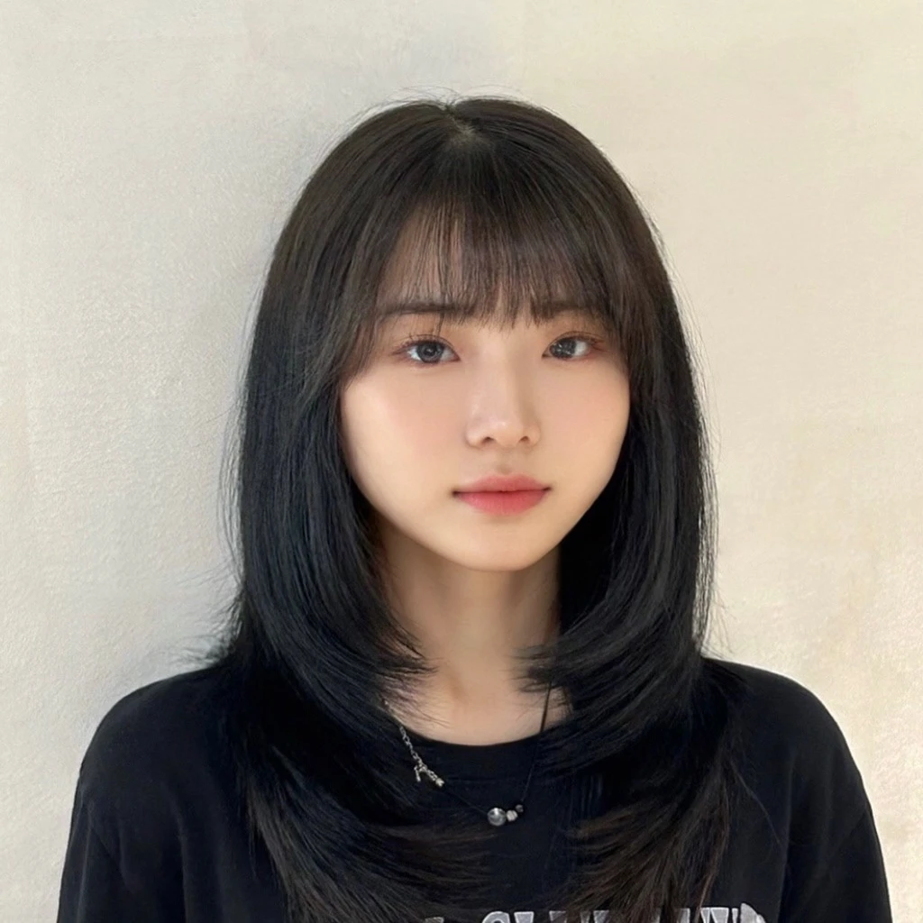 Best Quality, 8k, Masterpiece, (Portrait: 1.3), (photo realistic:1.4), (hyper realistic:1.4), Sharp Focus, looking at viewer, (smoother lighting:1.1), (increase cinematic lighting quality:0.9), realistic lighting, backlighting, light on face, ray trace, (brightening light:1.2), (Increase quality:1.4), sharp detail, (best quality real texture skin:1.4), finely detailed eyes, black_eyes, finely detailed face, 25 year old Korean woman